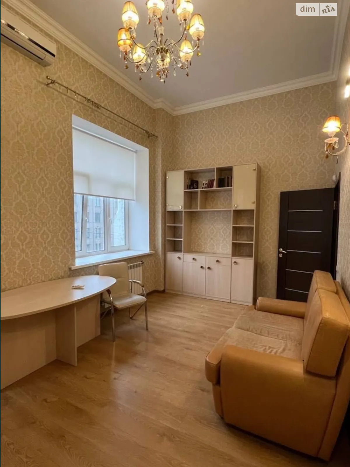 Сдается в аренду офис 49.1 кв. м в бизнес-центре, цена: 25000 грн - фото 1