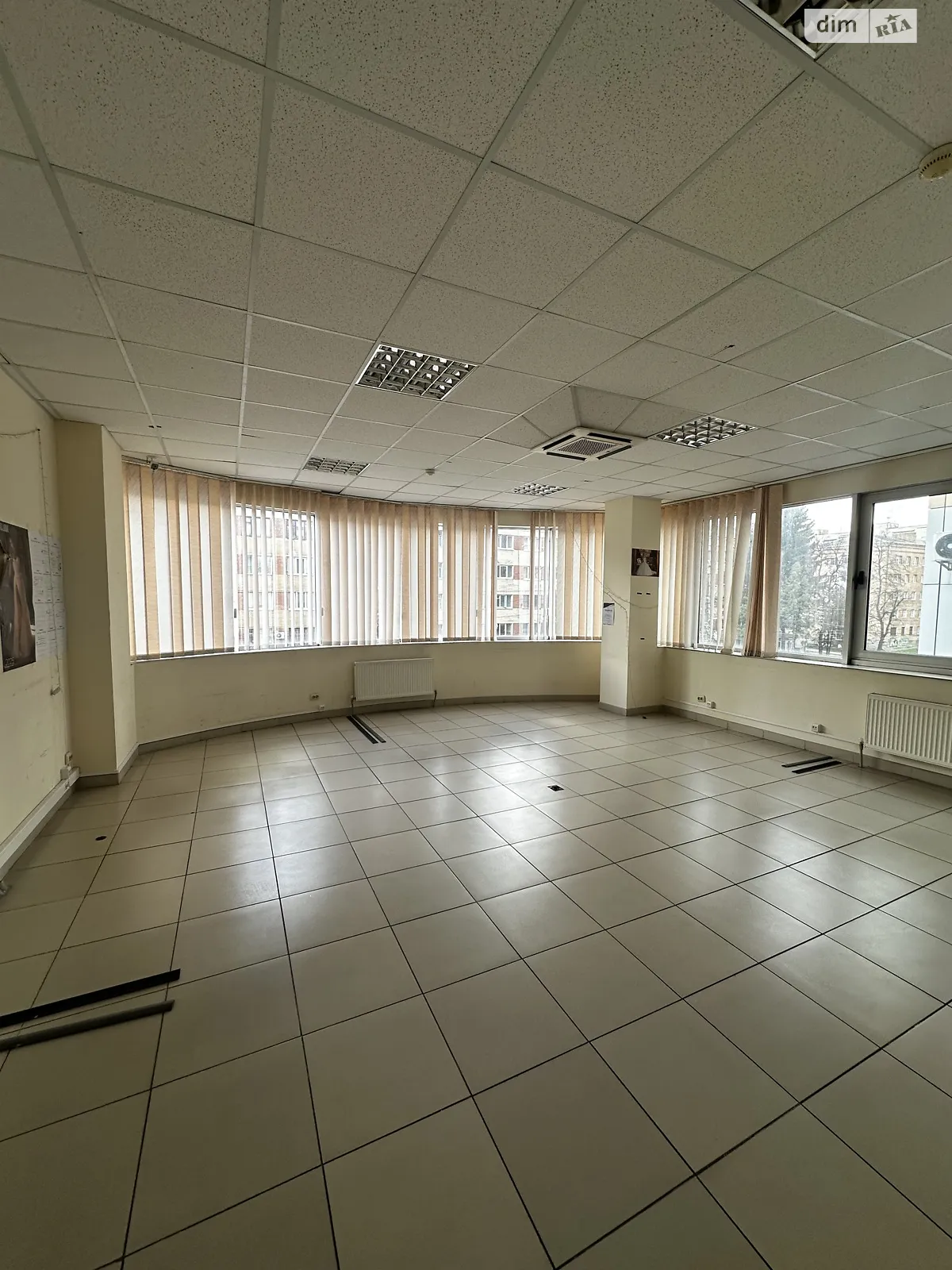 Здається в оренду офіс 47 кв. м в бізнес-центрі, цена: 11750 грн - фото 1