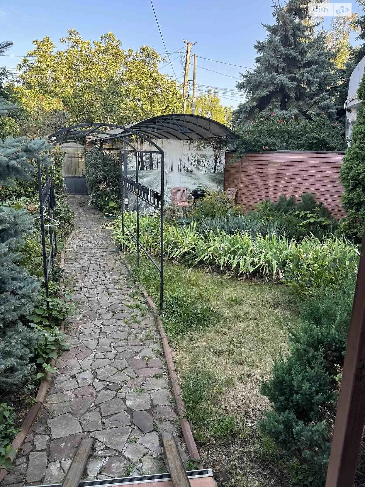 Здається в оренду одноповерховий будинок 70 кв. м з бесідкою, цена: 600 $ - фото 1