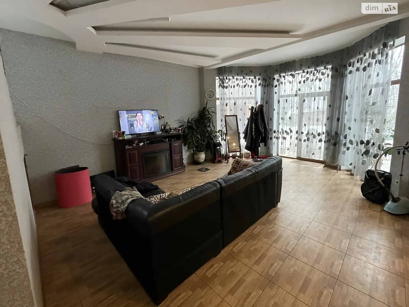 Продается дом на 2 этажа 220 кв. м с садом, цена: 155000 $ - фото 1