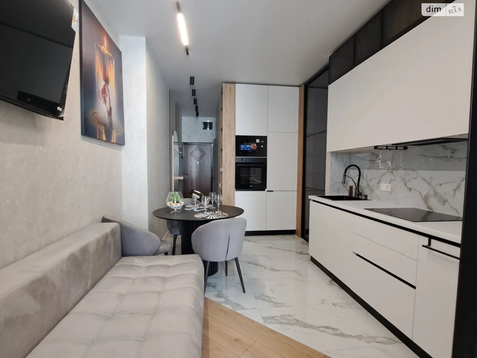 Продается 1-комнатная квартира 36 кв. м в Одессе, пер. Мореходный, 2А - фото 1