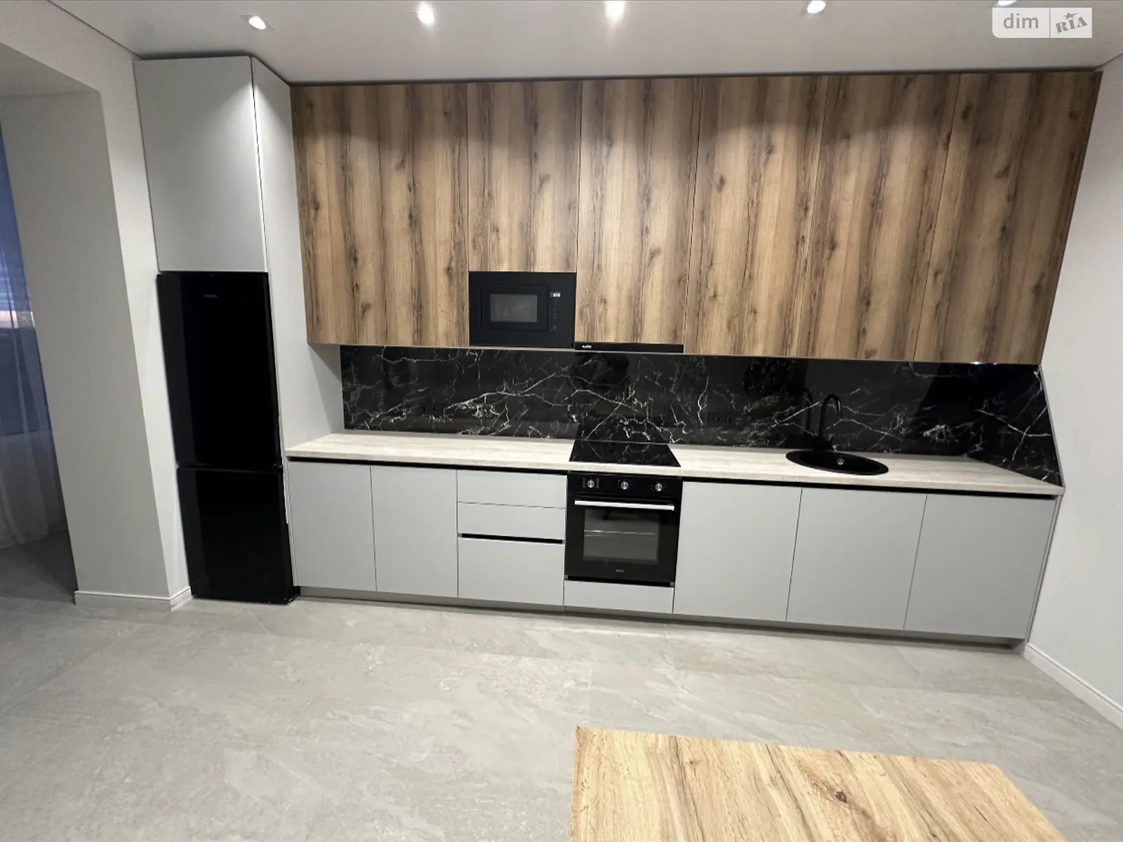 Продається 2-кімнатна квартира 66 кв. м у Ужгороді, цена: 96000 $ - фото 1
