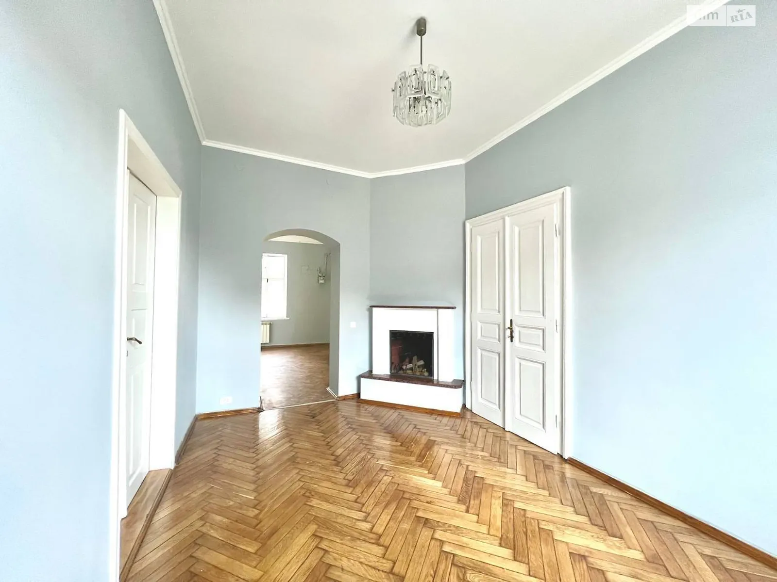 Здається в оренду 3-кімнатна квартира 103 кв. м у Львові, вул. Ужгородська, 13 - фото 1