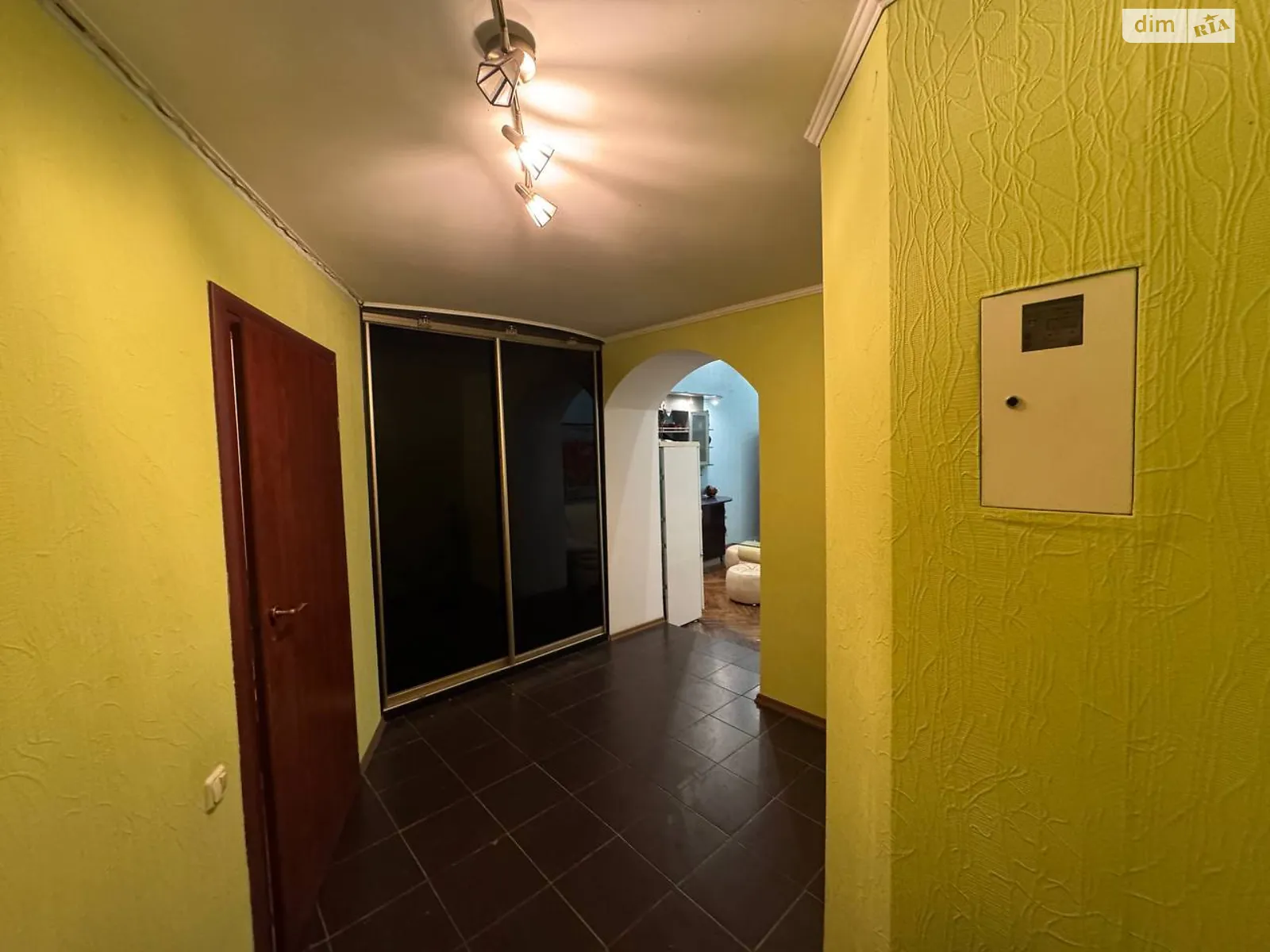 Продается 2-комнатная квартира 67.2 кв. м в Одессе, пл. Старосенная, 15А - фото 1