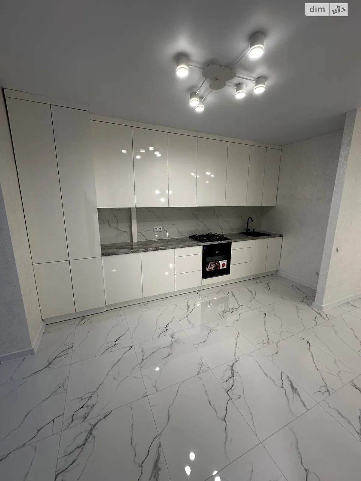 Продается 1-комнатная квартира 56 кв. м в Хмельницком - фото 1