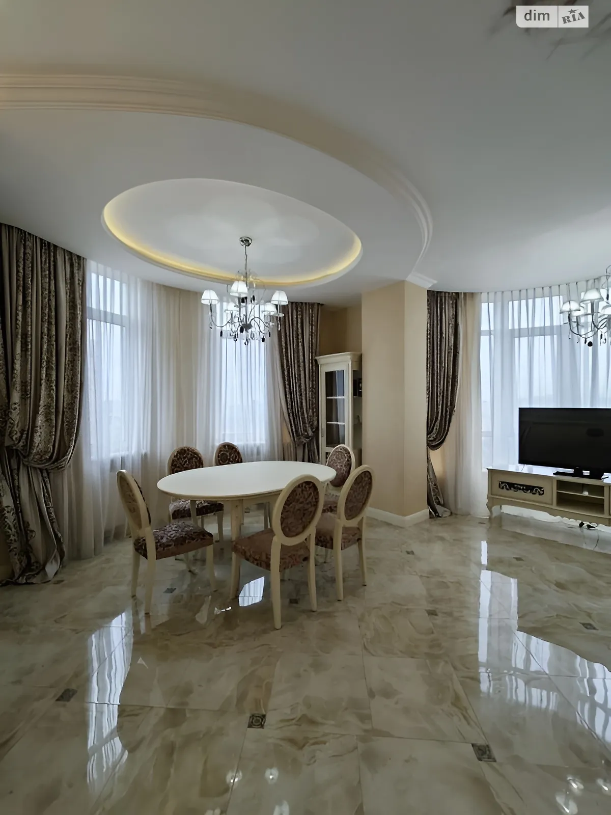 Продается 3-комнатная квартира 119.3 кв. м в Одессе, бул. Французский - фото 1