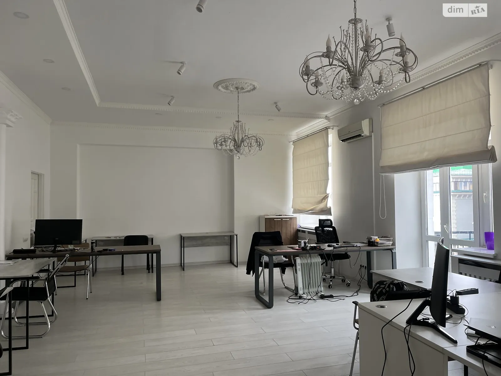 Сдается в аренду офис 120 кв. м в бизнес-центре, цена: 42000 грн - фото 1