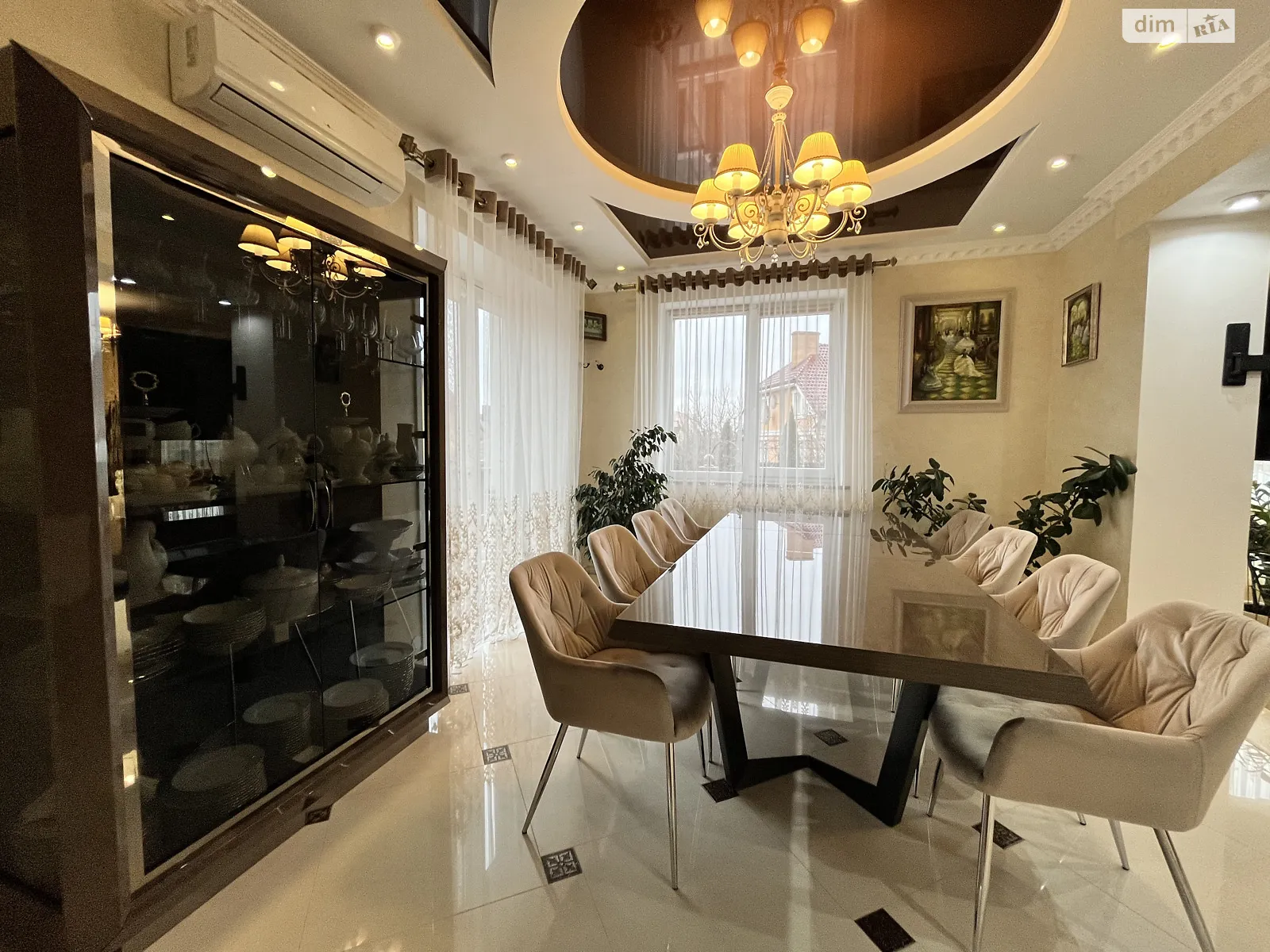 Продается дом на 2 этажа 440 кв. м с садом, цена: 750000 $ - фото 1