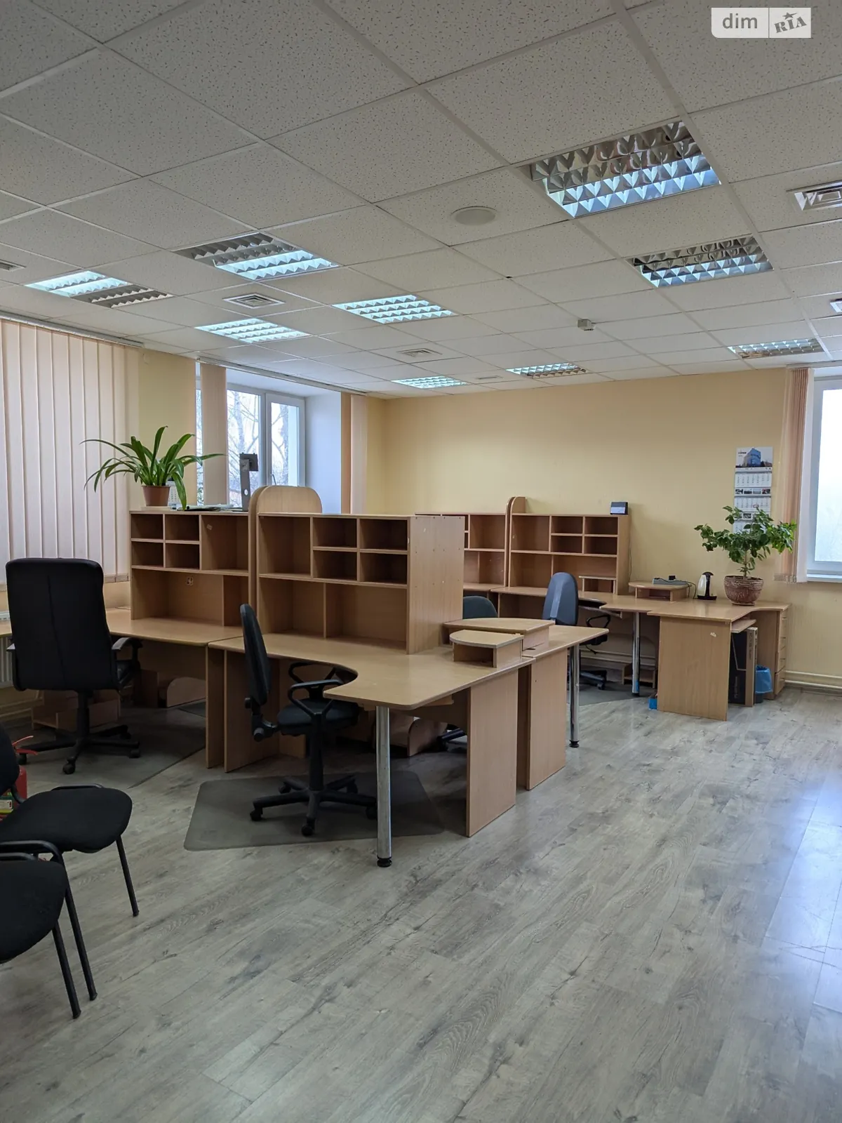 Здається в оренду офіс 65 кв. м в бізнес-центрі, цена: 585 $ - фото 1