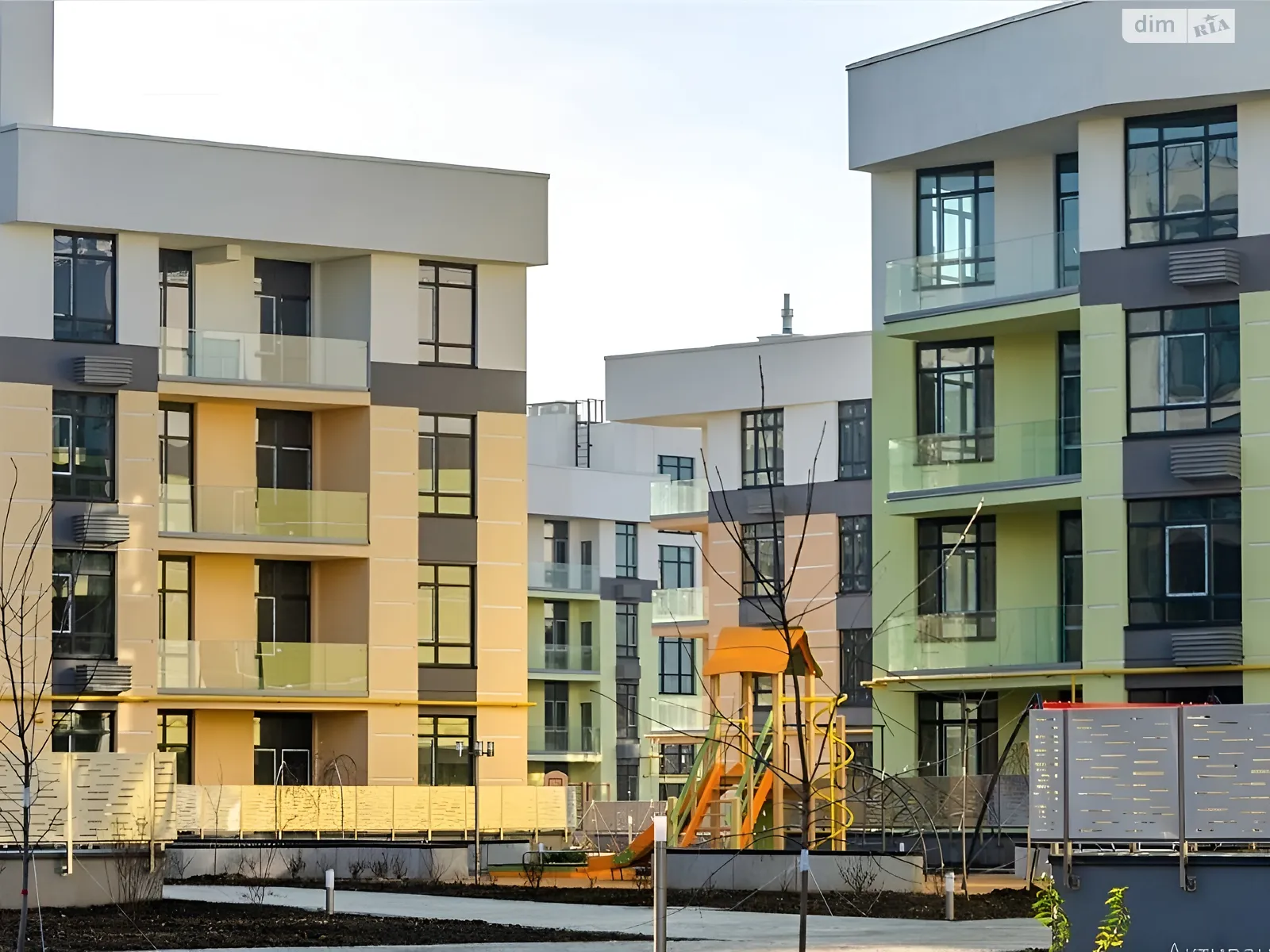 Продается 1-комнатная квартира 60 кв. м в Киеве, ул. Дубищанская, 5 - фото 1
