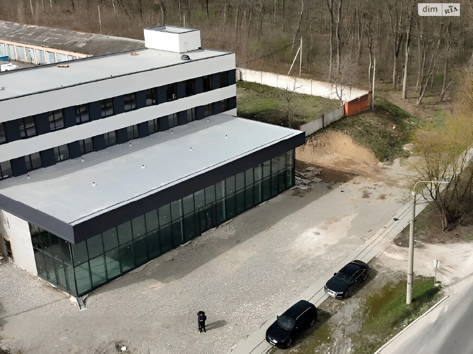 Продается объект сферы услуг 1950 кв. м в 4-этажном здании, цена: 1000000 $ - фото 1