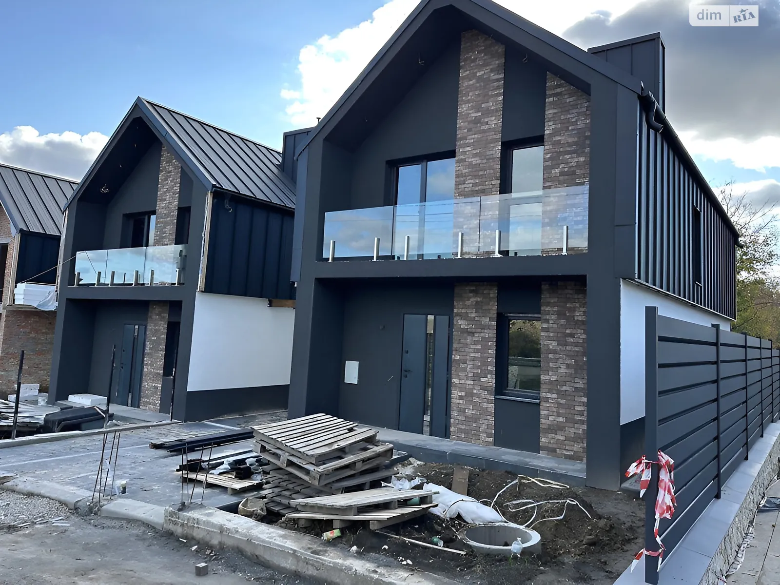 Продается дом на 2 этажа 95 кв. м с беседкой, цена: 95000 $ - фото 1