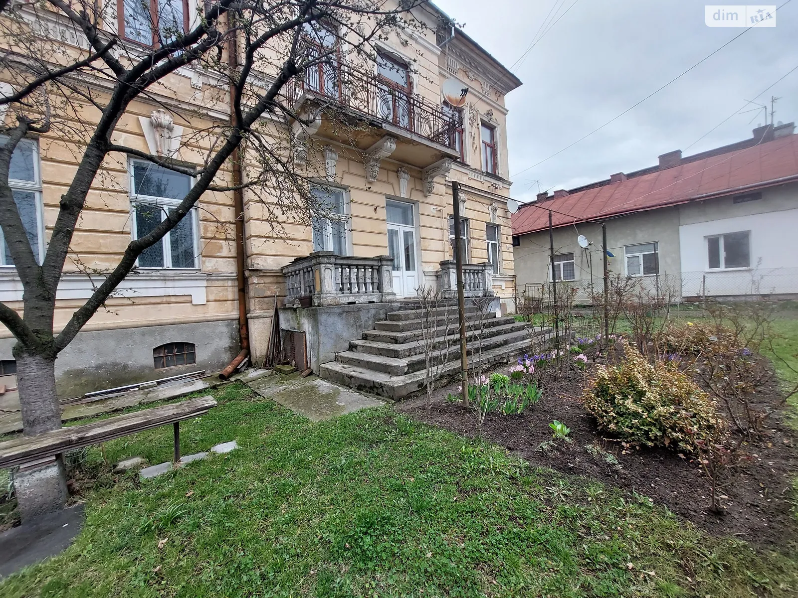 Продается 2-комнатная квартира 79.2 кв. м в Дрогобыче, ул. Ивана Франко - фото 1