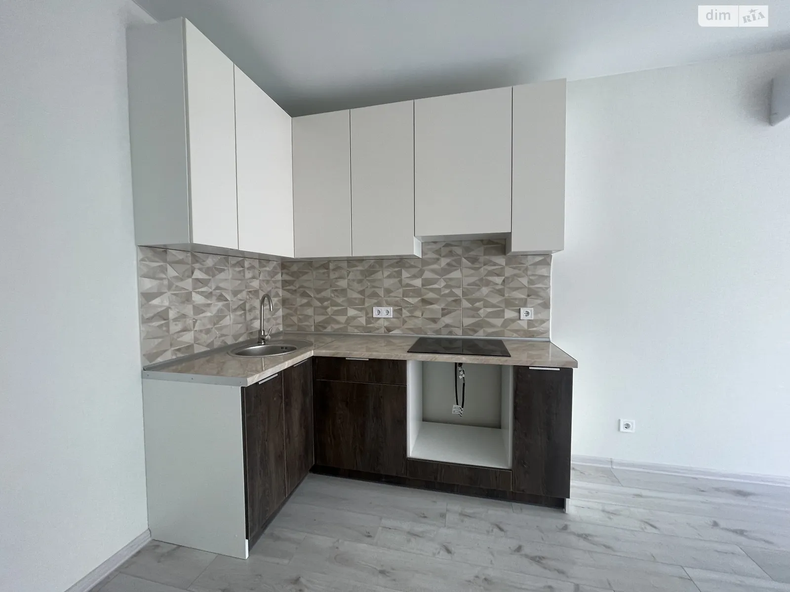 Продається 1-кімнатна квартира 28 кв. м у Одесі, вул. Спрейса - фото 1