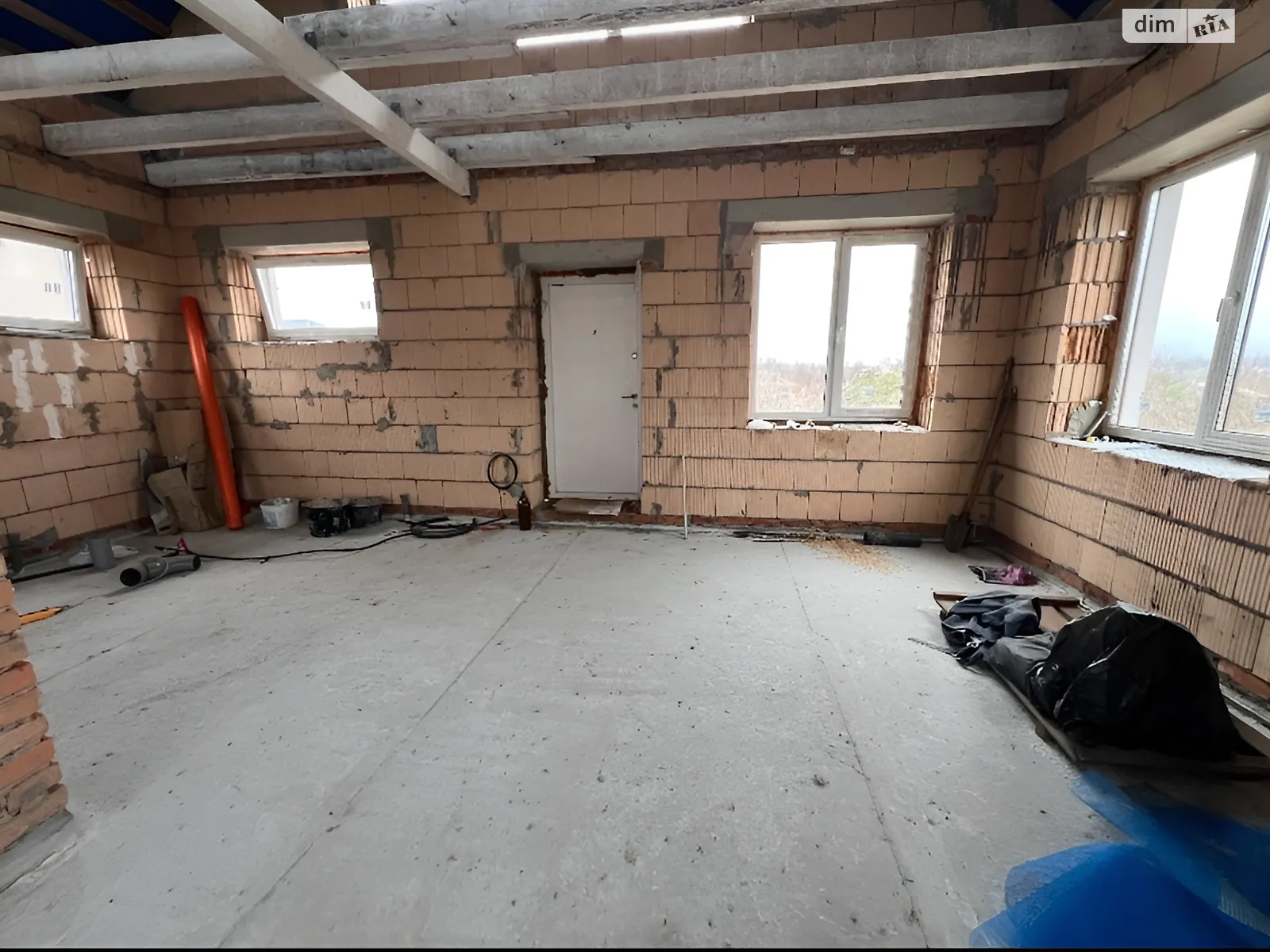 Продается дом на 2 этажа 65 кв. м с гаражом, цена: 65000 $ - фото 1