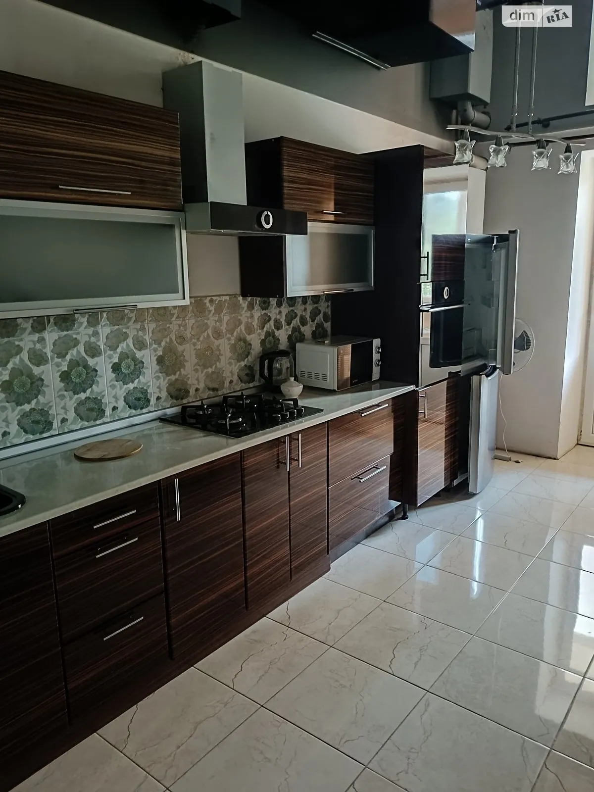 2-комнатная квартира 55 кв. м в Тернополе, ул. Над Яром, 6 - фото 1