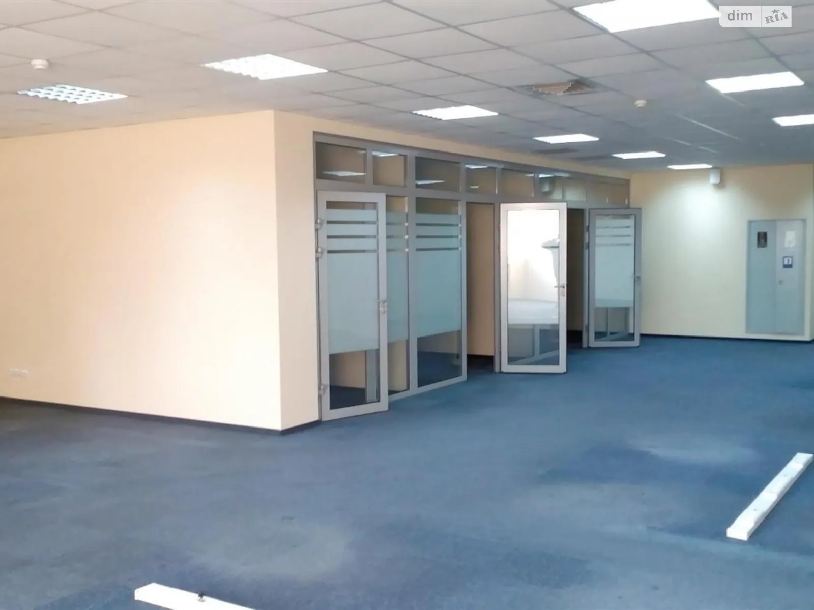 Сдается в аренду офис 235 кв. м в бизнес-центре, цена: 58750 грн - фото 1