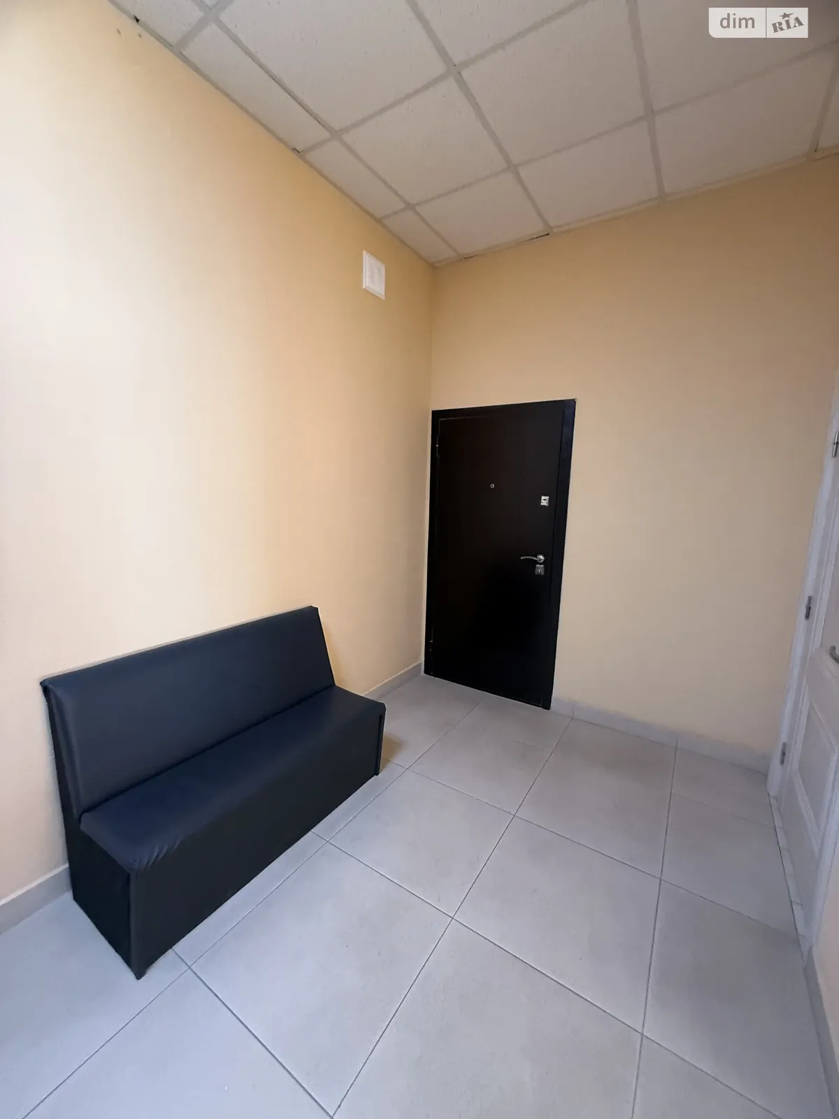Продається приміщення вільного призначення 115 кв. м в 10-поверховій будівлі, цена: 82000 $ - фото 1
