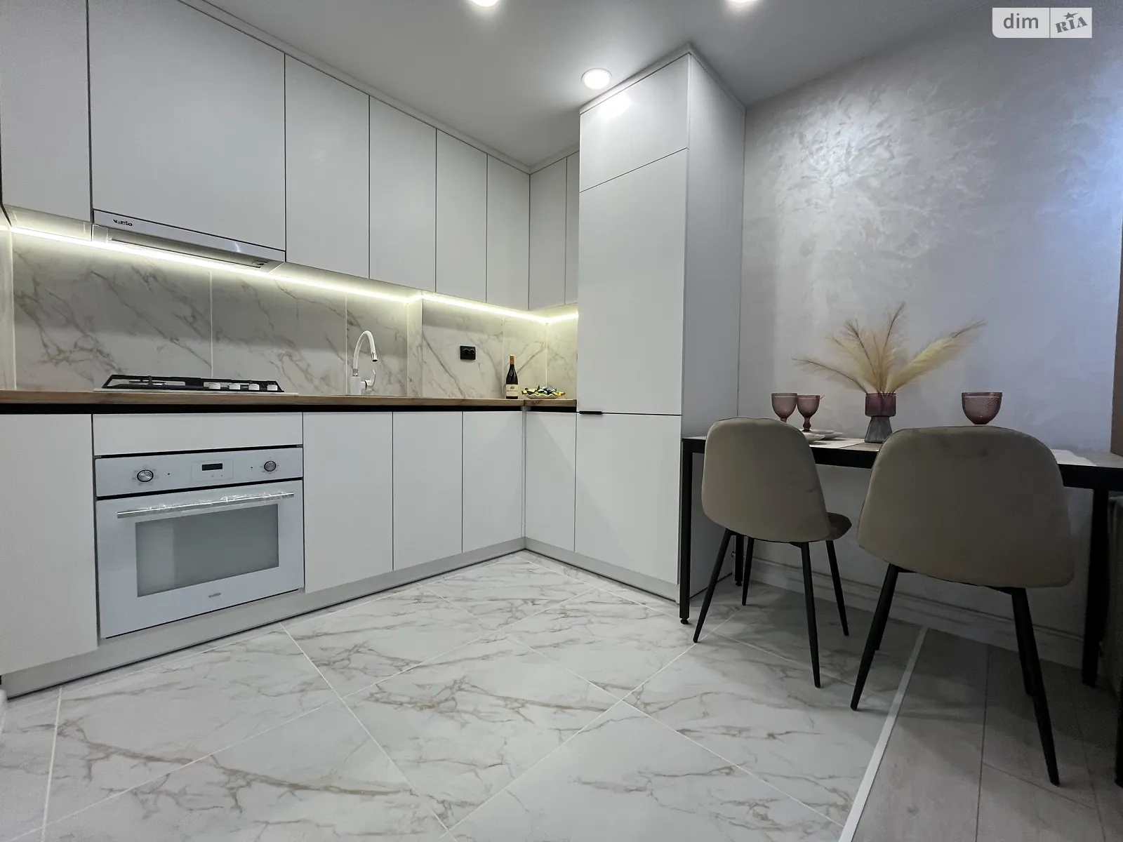 2-кімнатна квартира 54 кв. м у Тернополі, вул. Смакули, 8 - фото 1