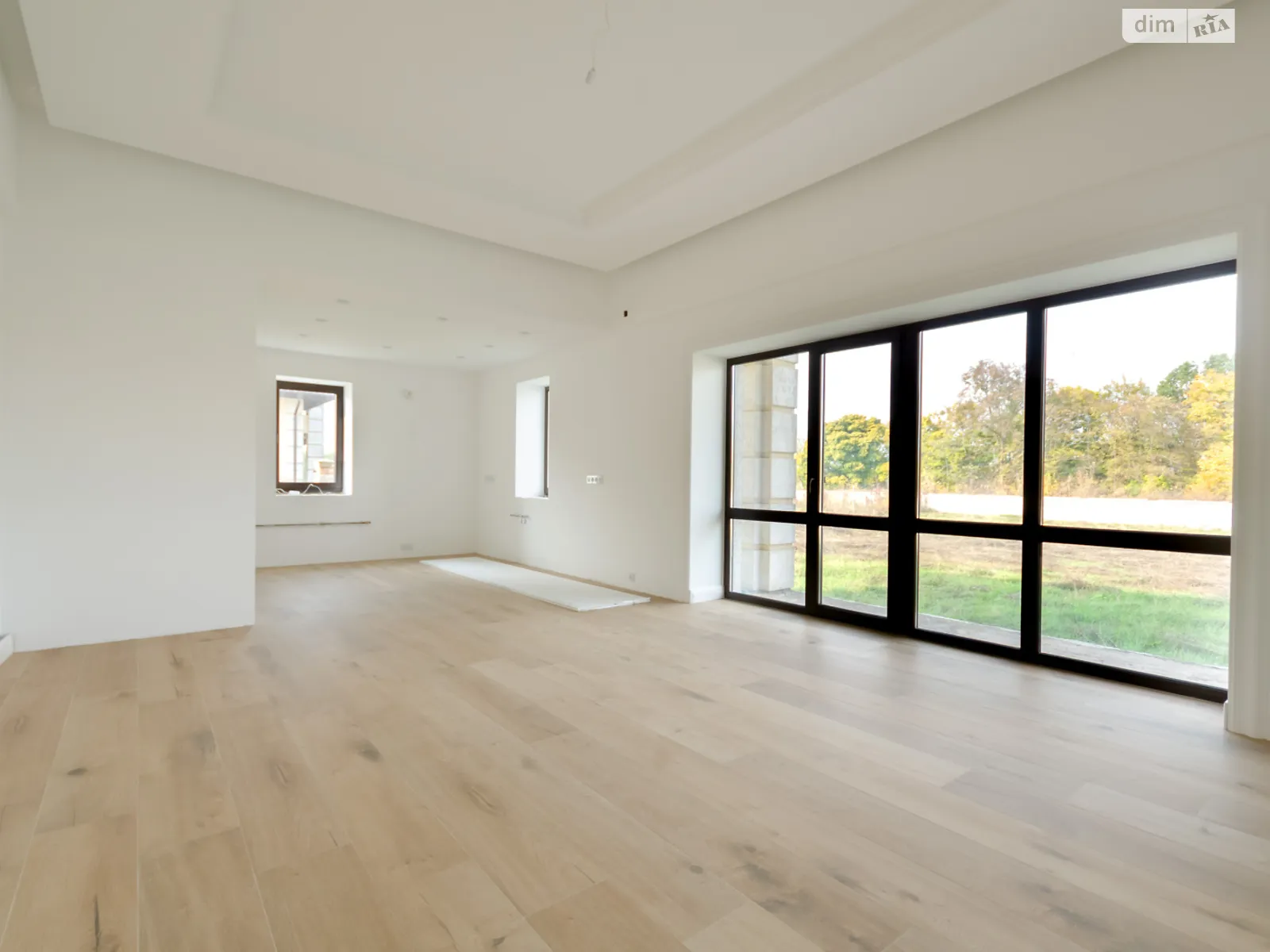Продается дом на 2 этажа 391.1 кв. м с балконом, цена: 340000 $ - фото 1