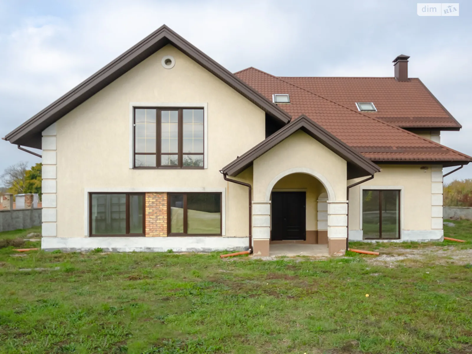 Продается дом на 2 этажа 391.1 кв. м с беседкой, цена: 390000 $ - фото 1