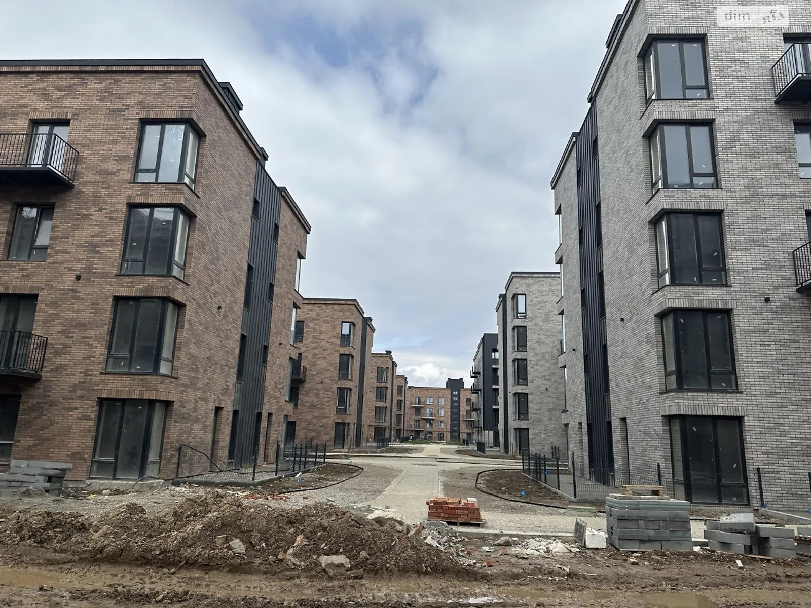 Продается 2-комнатная квартира 65 кв. м в Криховцах, ул. 24-го Августа - фото 1