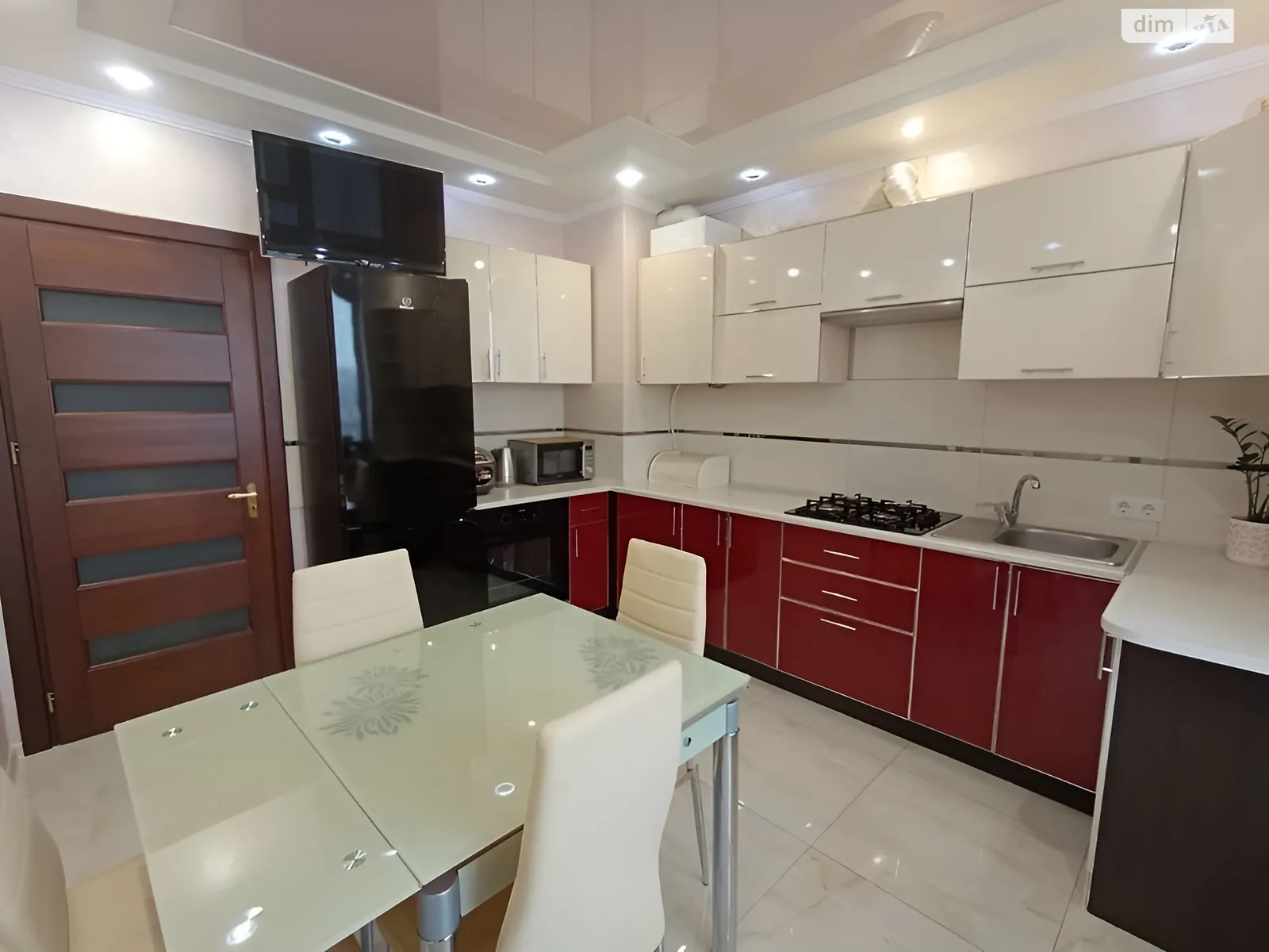 Продається 1-кімнатна квартира 51 кв. м у Львові, вул. Роксоляни - фото 1
