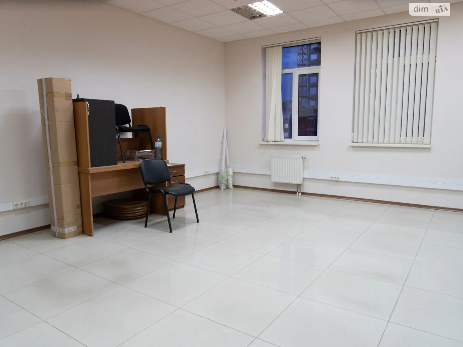 Сдается в аренду офис 70 кв. м в бизнес-центре, цена: 33950 грн - фото 1