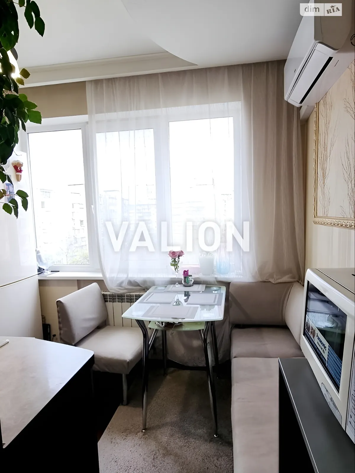 Продается 3-комнатная квартира 61.6 кв. м в Киеве, ул. Юрия Шумского, 10 - фото 1