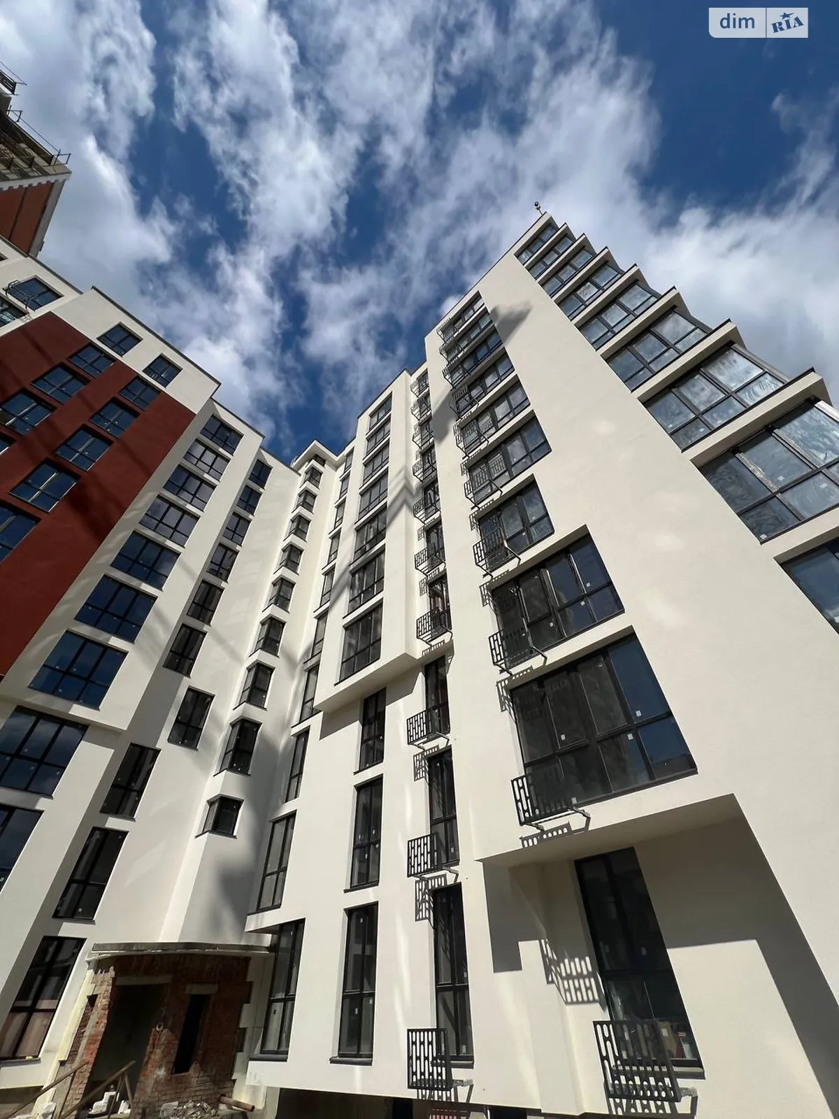 Продается 1-комнатная квартира 40 кв. м в Ивано-Франковске, ул. Химиков, 29 - фото 1