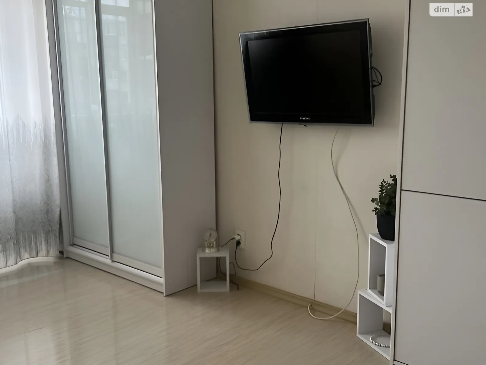 Продается 3-комнатная квартира 52 кв. м в Виннице, ул. Киевская, 106 - фото 1