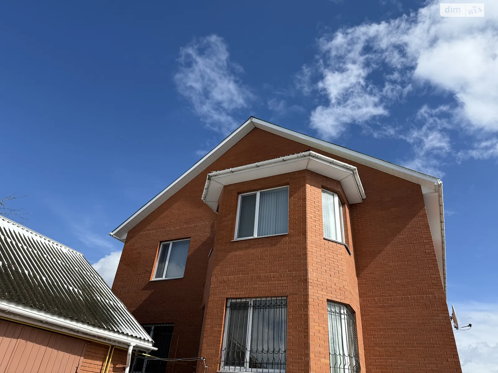 Продається будинок 2 поверховий 370 кв. м з гаражем, цена: 310000 $ - фото 1