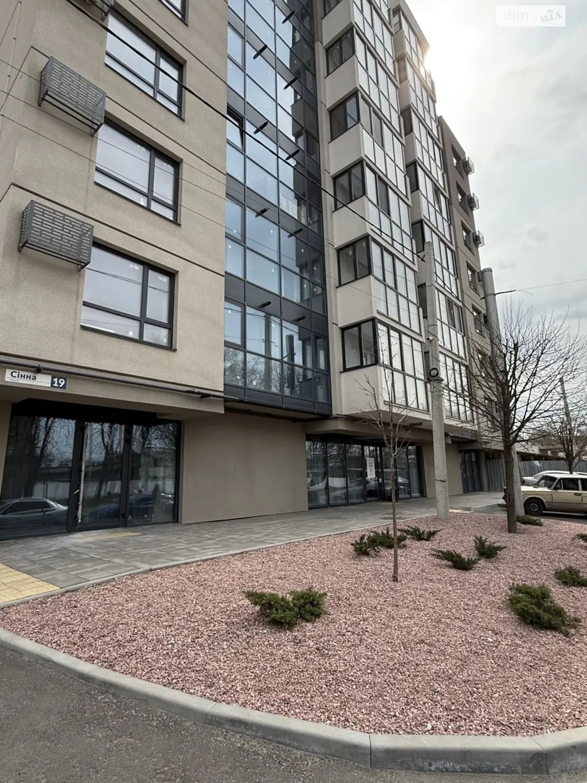 Продається 2-кімнатна квартира 68 кв. м у Полтаві, вул. Сінна, 19 - фото 1