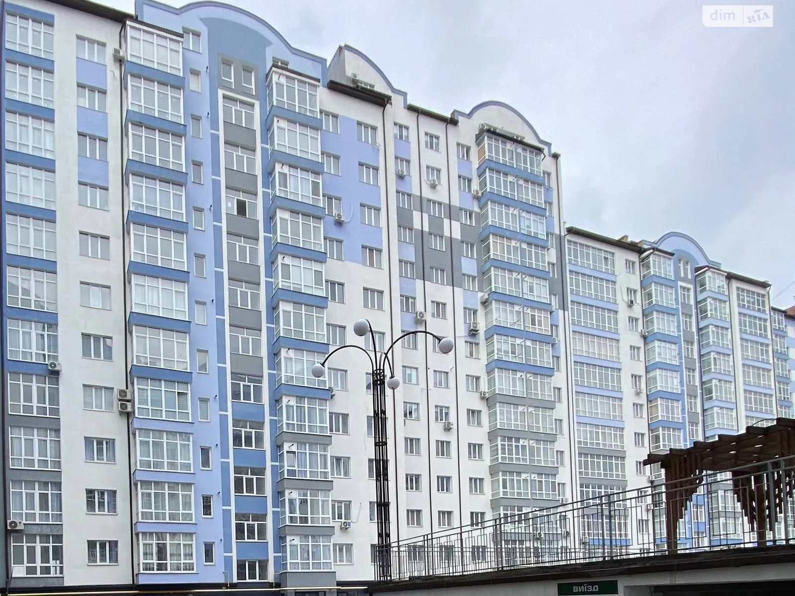 Продается 3-комнатная квартира 84.2 кв. м в Ивано-Франковске, ул. Высочана Семена - фото 1