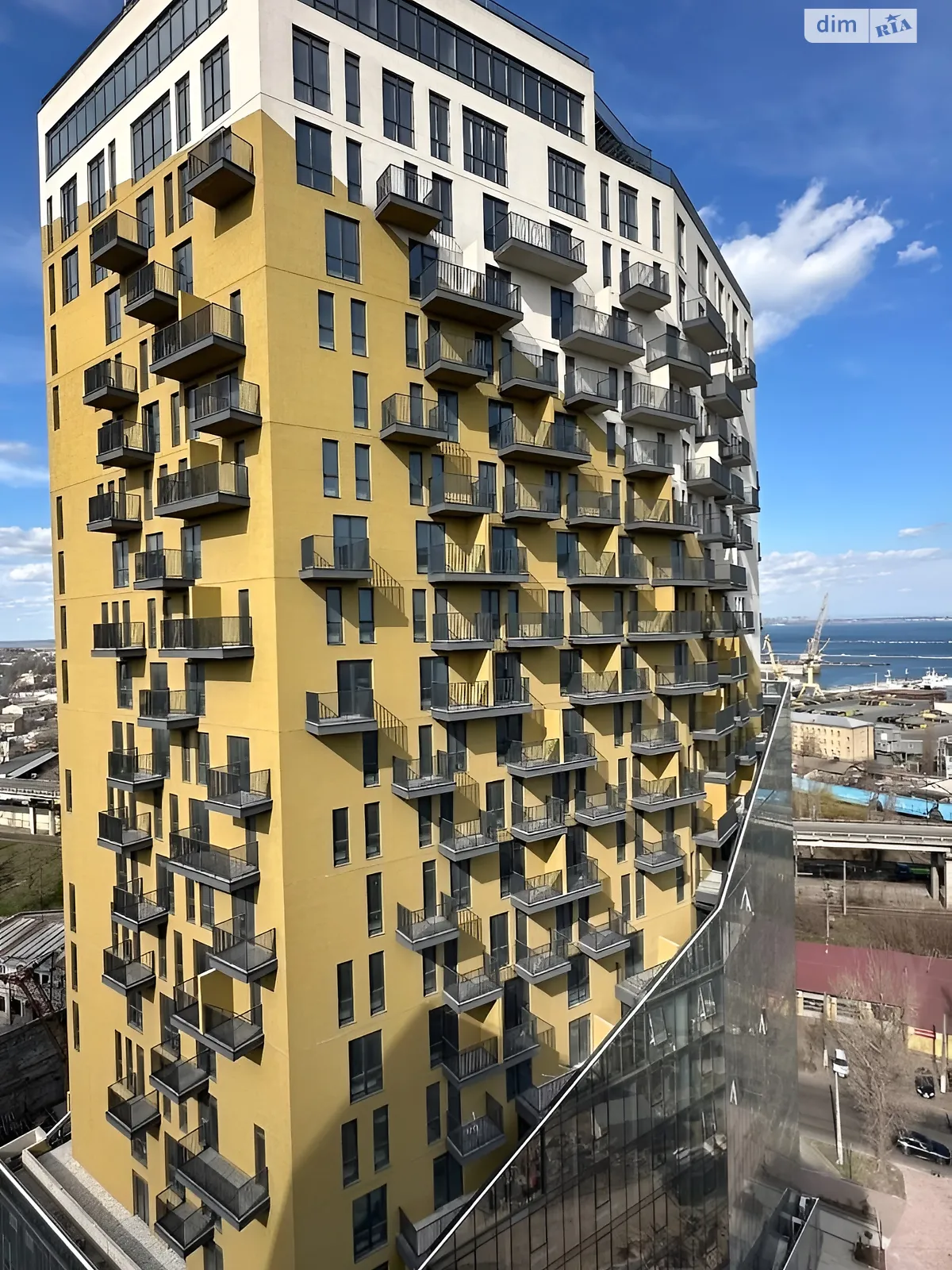 Продается офис 604 кв. м в бизнес-центре, цена: 555000 $ - фото 1