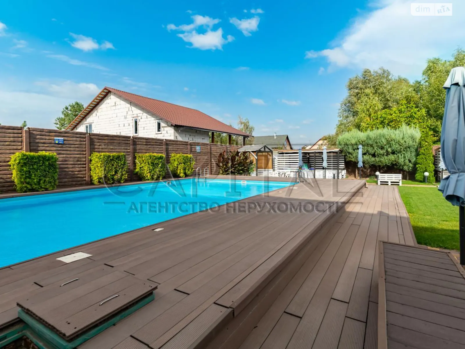 Продается дом на 3 этажа 266 кв. м с беседкой, цена: 315000 $ - фото 1