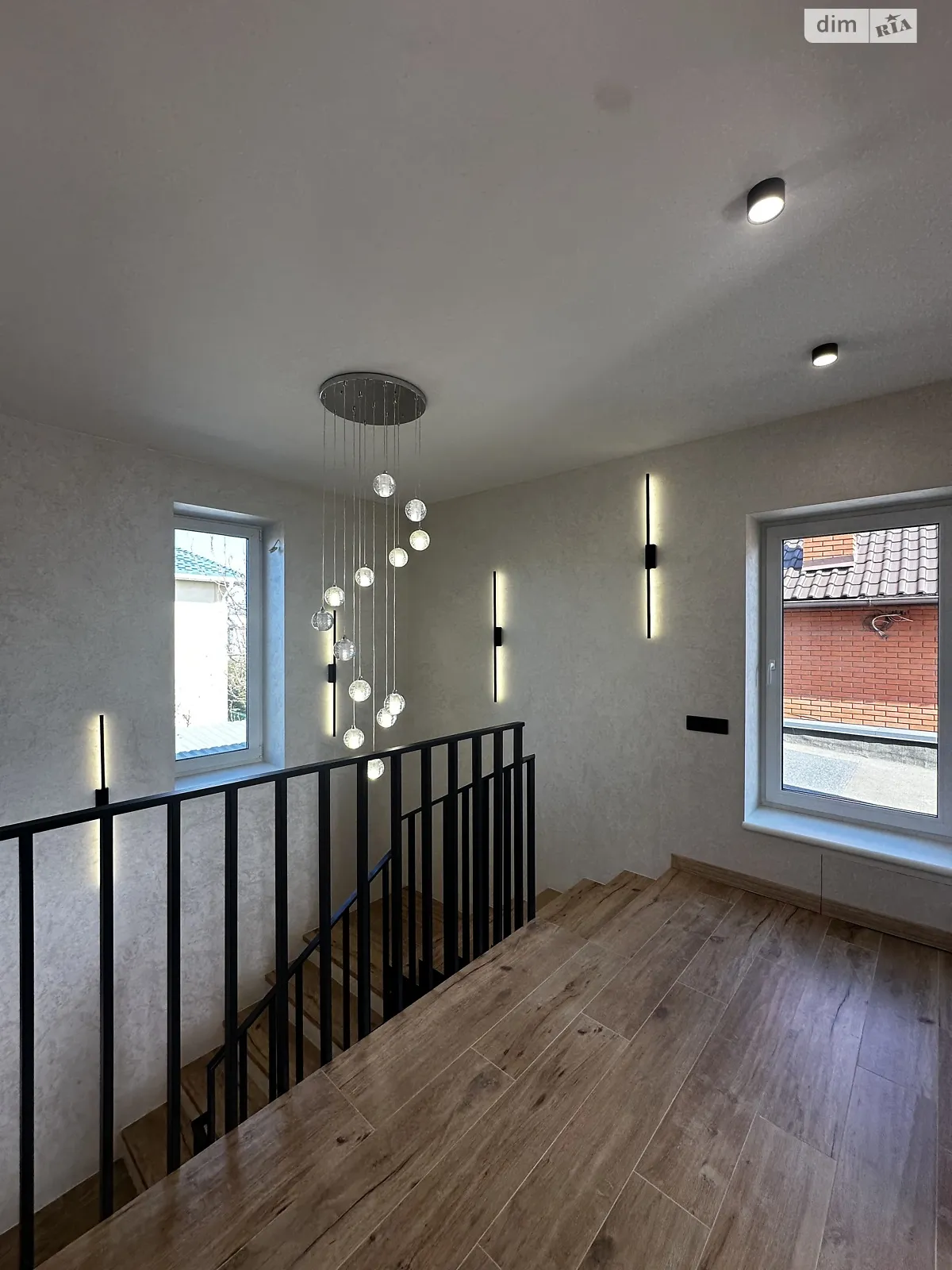 Продается дом на 2 этажа 176 кв. м с беседкой, цена: 230000 $ - фото 1