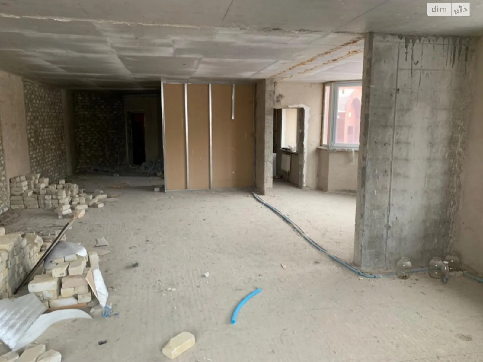 Продається 3-кімнатна квартира 96 кв. м у Кропивницькому, цена: 79900 $ - фото 1