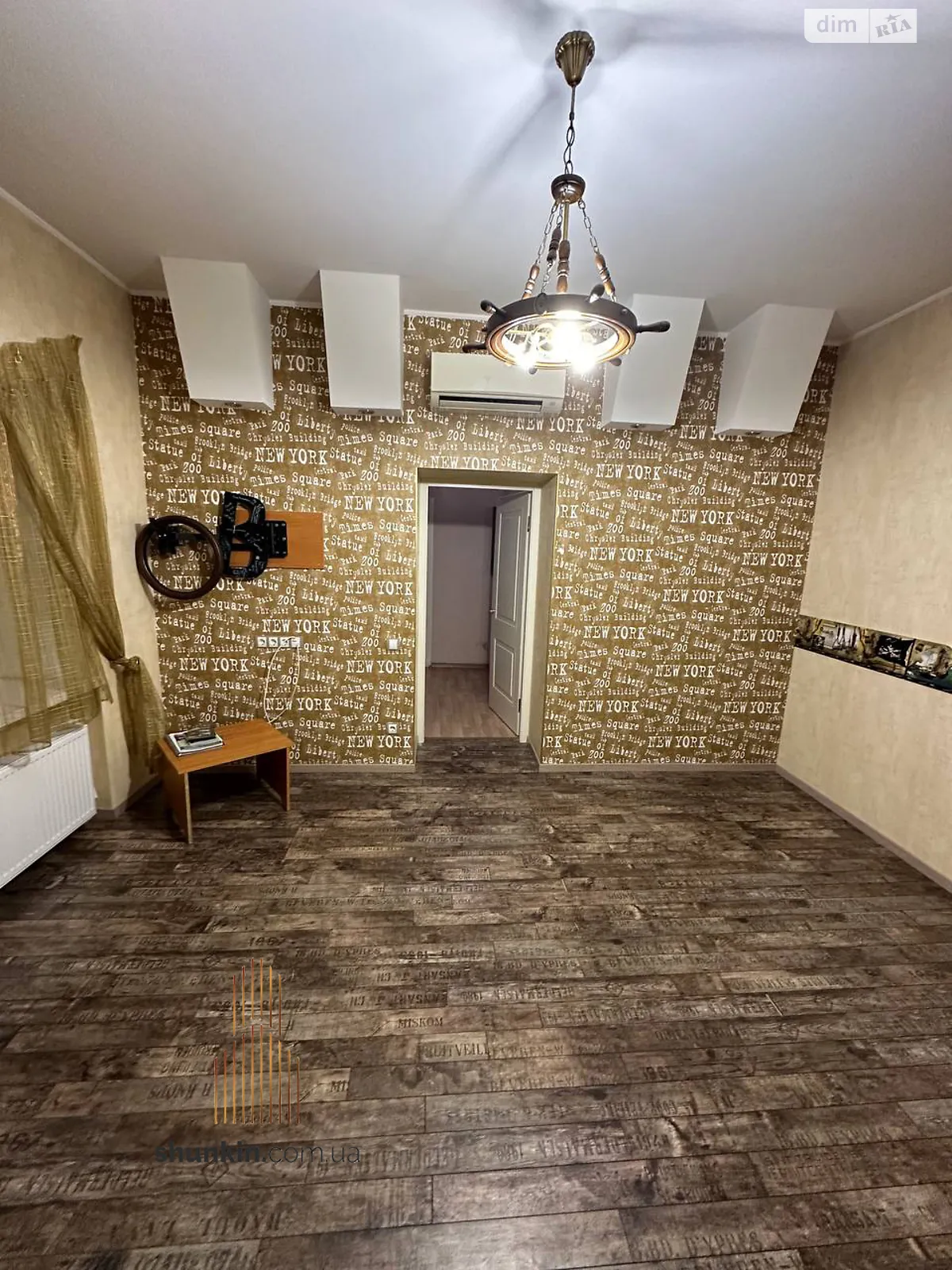 Продается дом на 2 этажа 403.3 кв. м с баней/сауной, цена: 210000 $ - фото 1