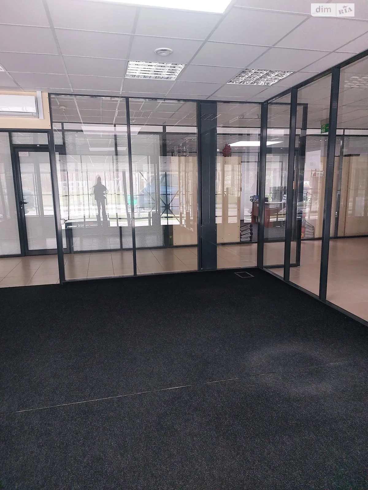 Сдается в аренду офис 36 кв. м в бизнес-центре, цена: 7200 грн - фото 1