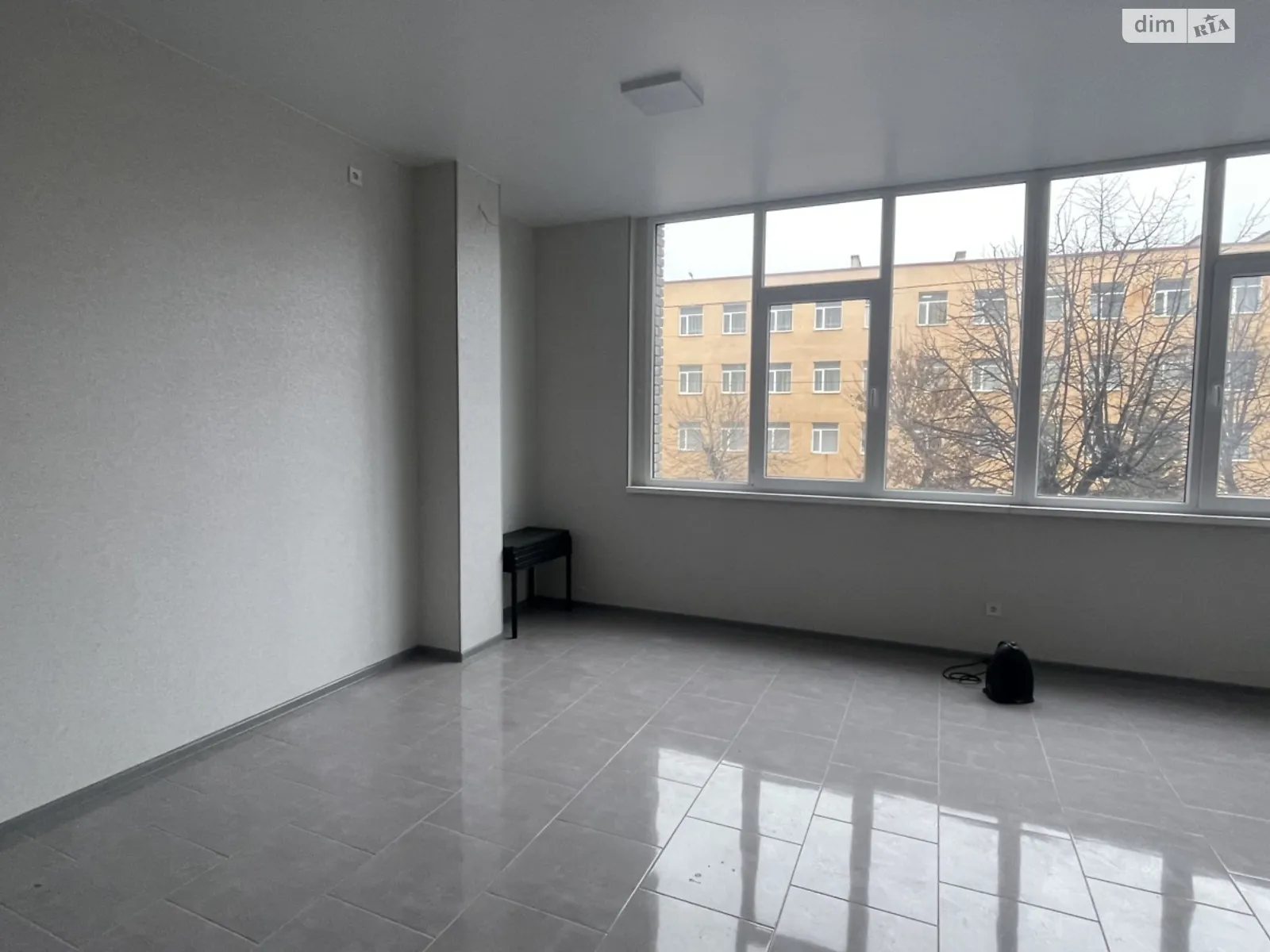 Продається офіс 30 кв. м в бізнес-центрі, цена: 22000 $ - фото 1