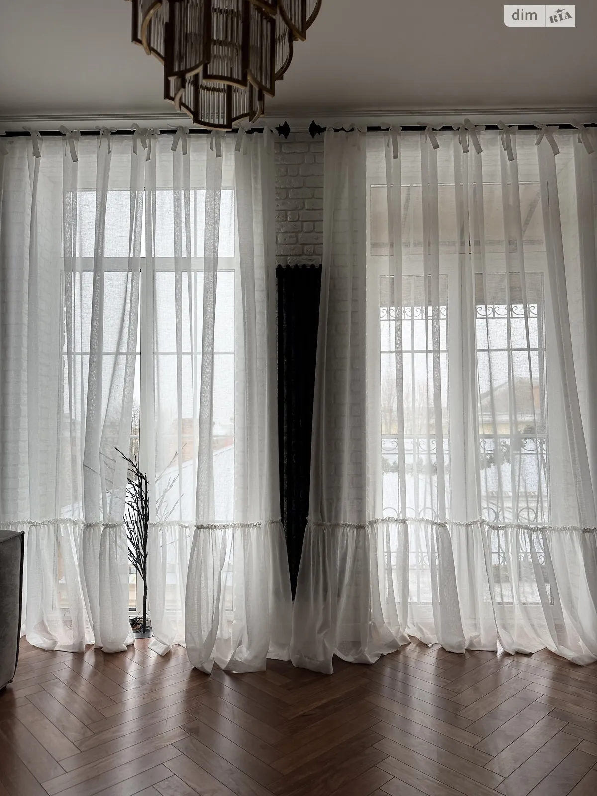 Сдается в аренду офис 35 кв. м в бизнес-центре, цена: 550 € - фото 1