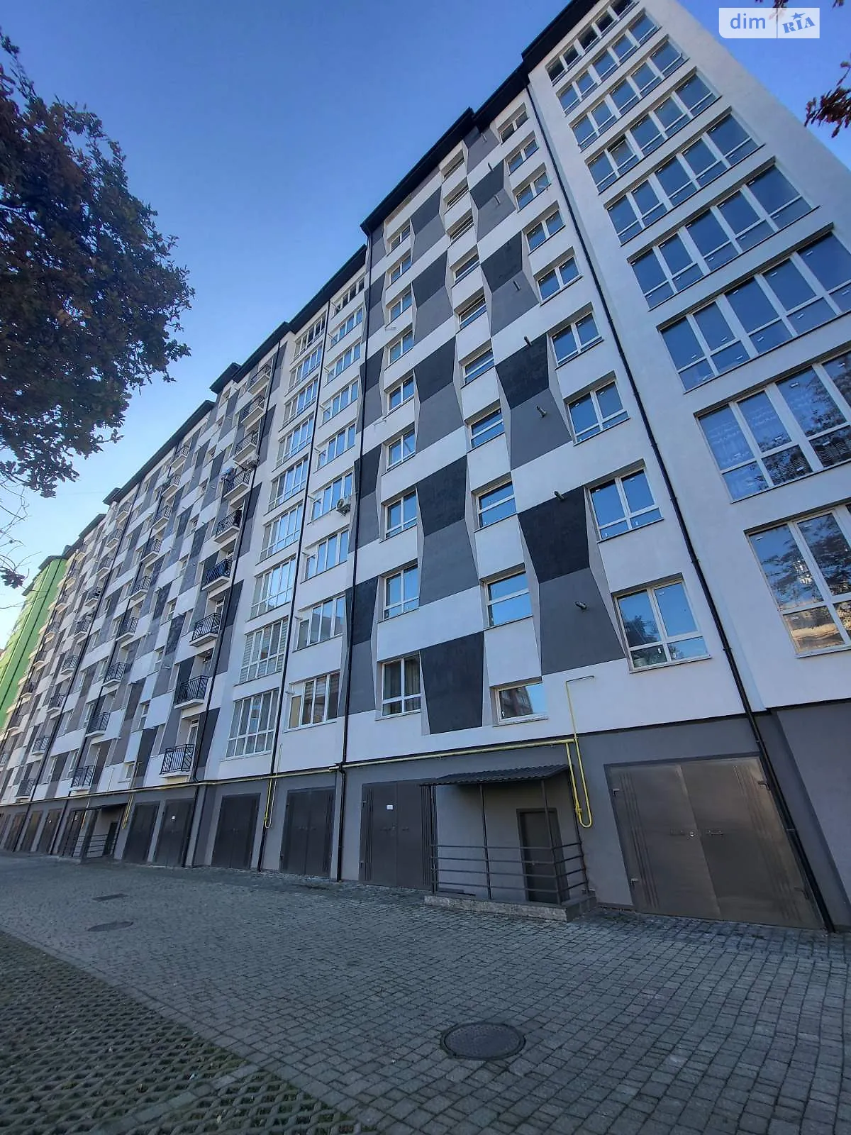 Продається 2-кімнатна квартира 77.5 кв. м у Івано-Франківську, вул. Пасічна, 44 - фото 1