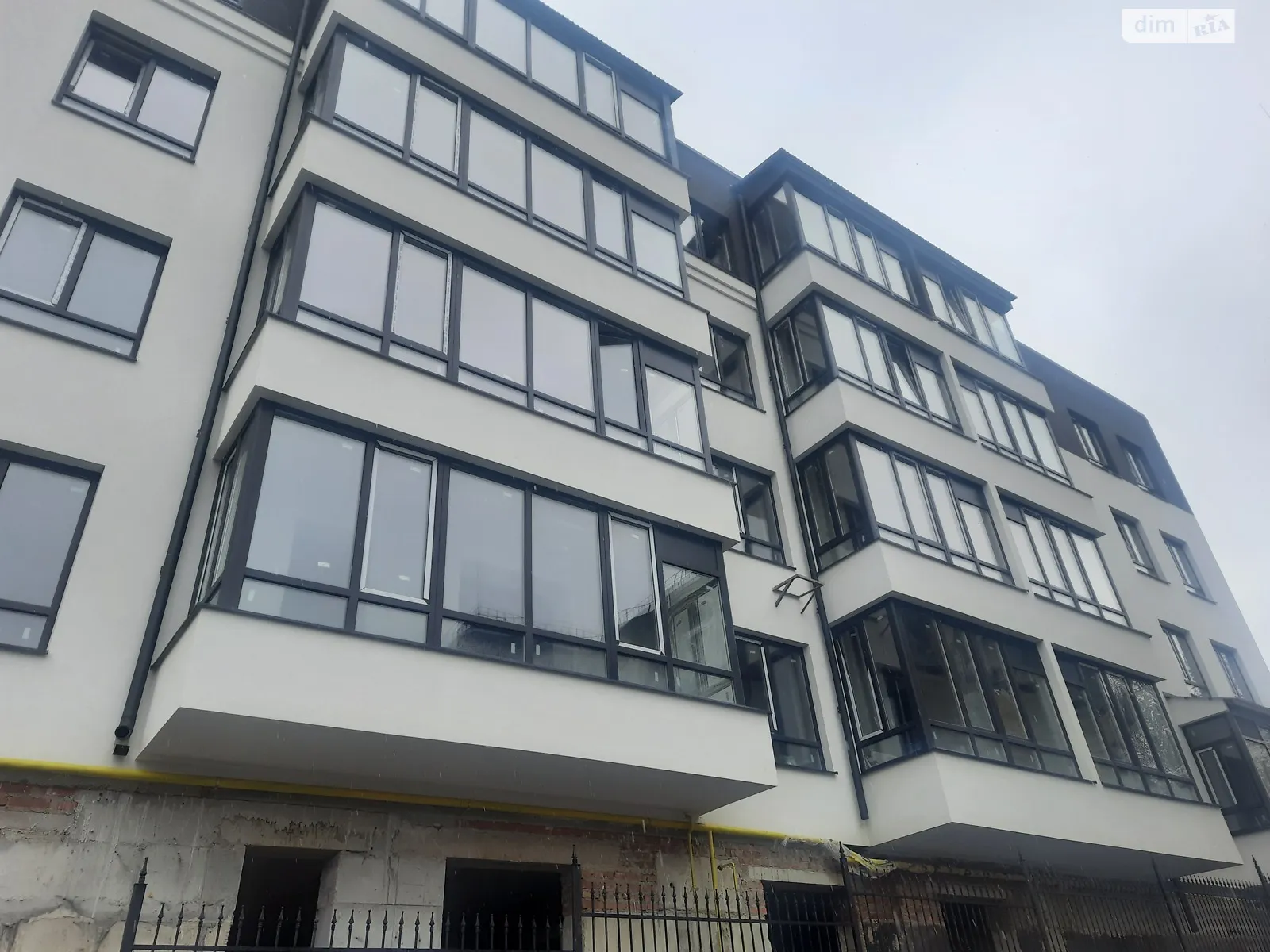 2-кімнатна квартира 65.3 кв. м у Тернополі, вул. Глиняна, 23 - фото 1