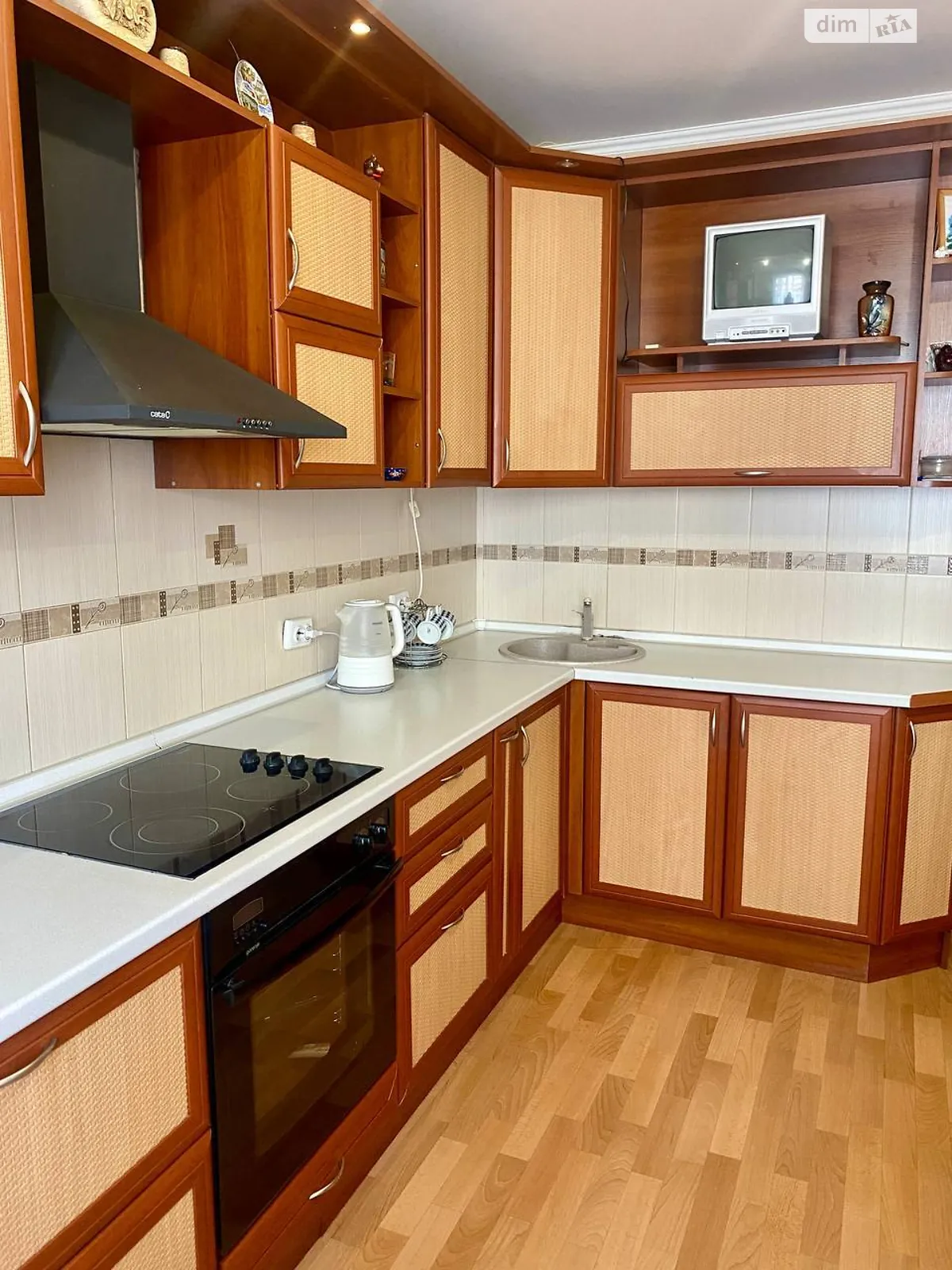 Продается 3-комнатная квартира 84.3 кв. м в Киеве, ул. Полесская, 15А - фото 1