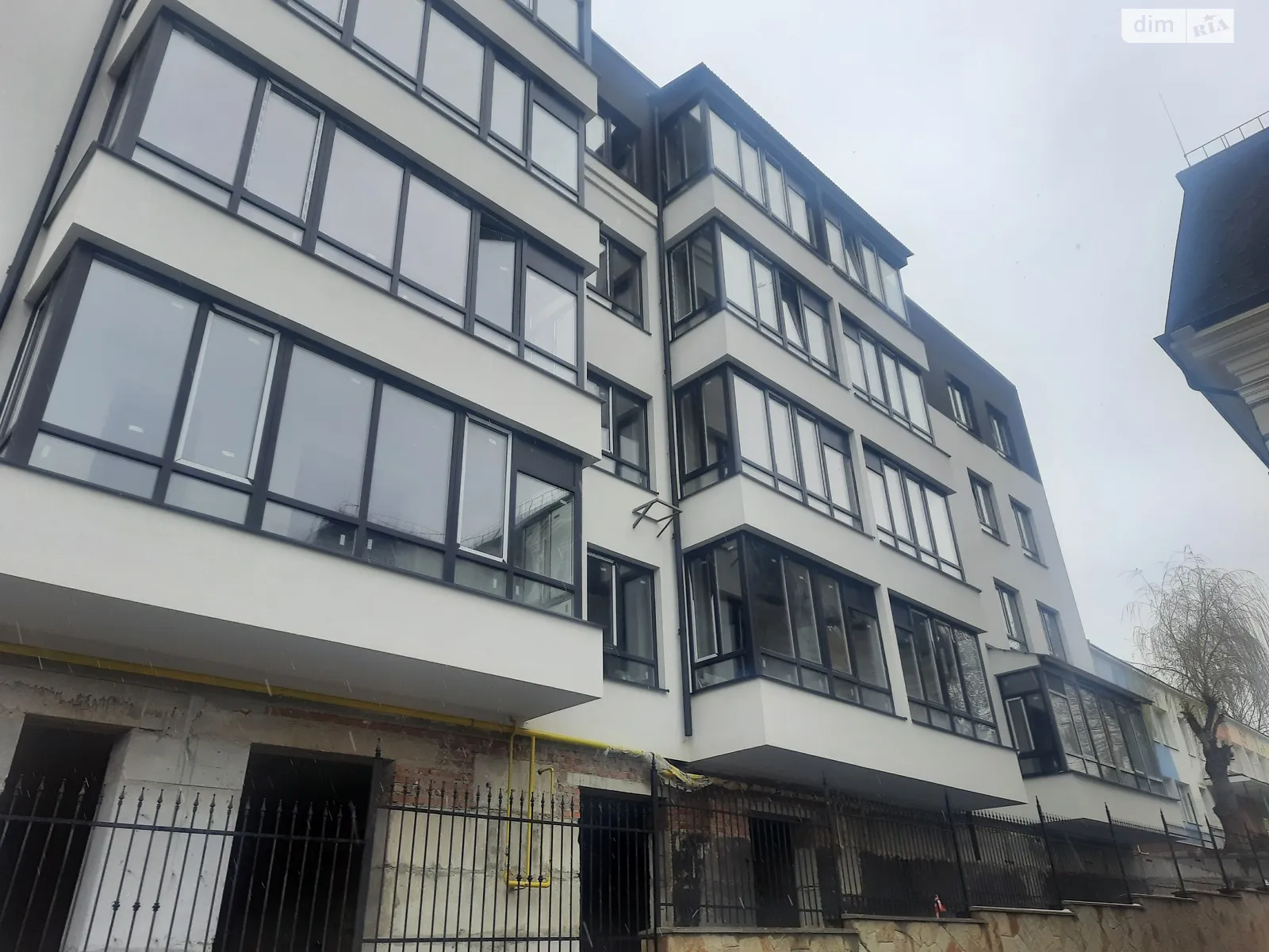 2-кімнатна квартира 65 кв. м у Тернополі, вул. Глиняна, 23 - фото 1