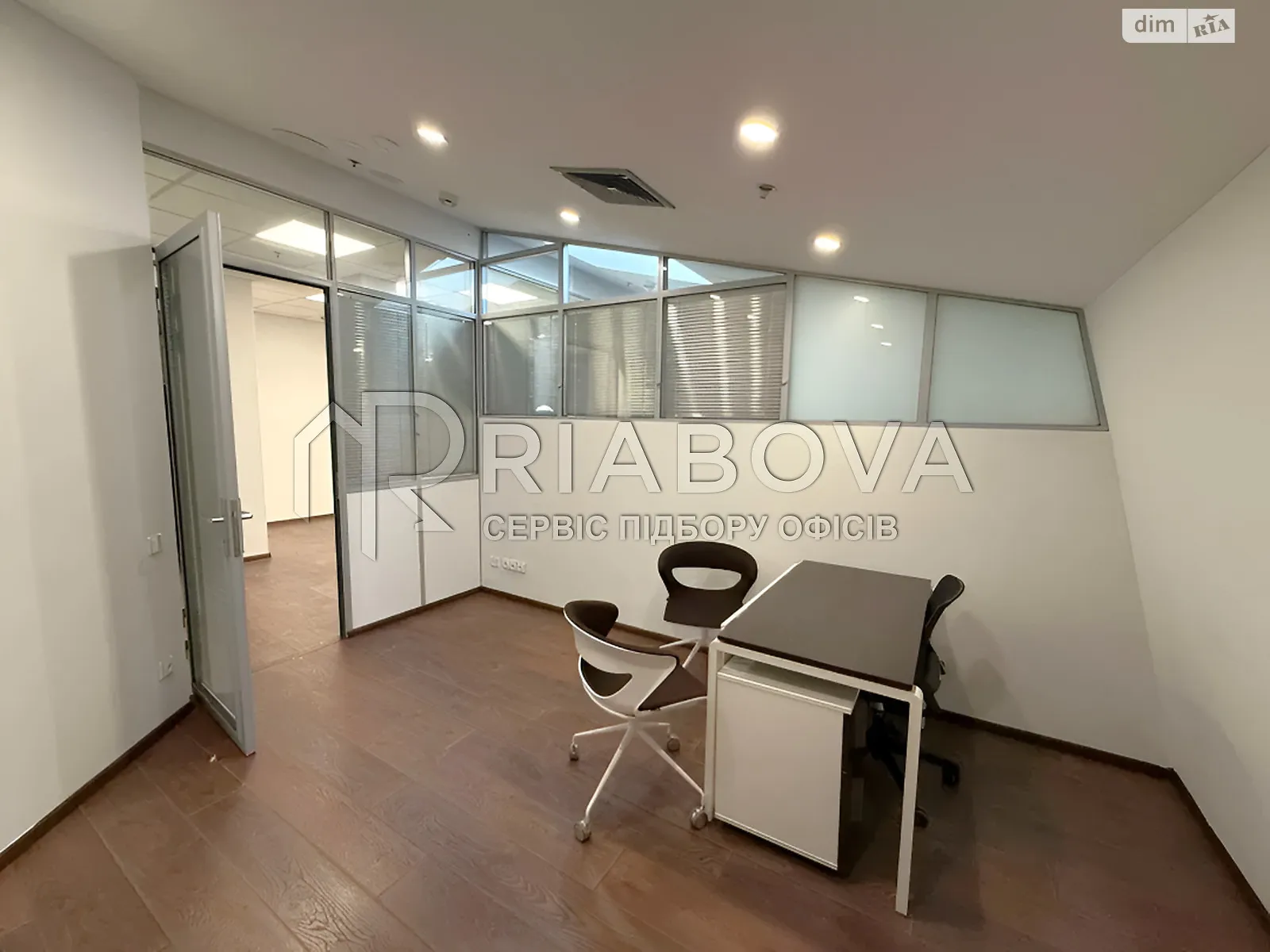 Здається в оренду офіс 125 кв. м в бізнес-центрі, цена: 1875 $ - фото 1