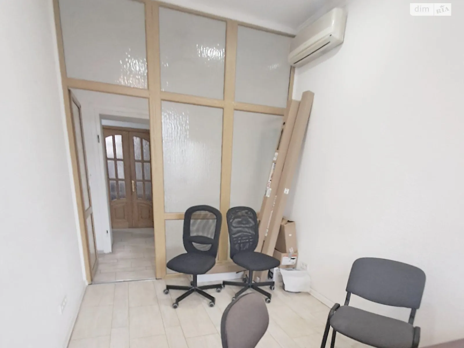 Сдается в аренду офис 16 кв. м в бизнес-центре, цена: 12060 грн - фото 1