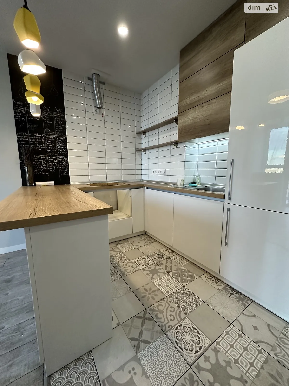 Продается 1-комнатная квартира 50.2 кв. м в Киеве, ул. Драгоманова, 2 - фото 1