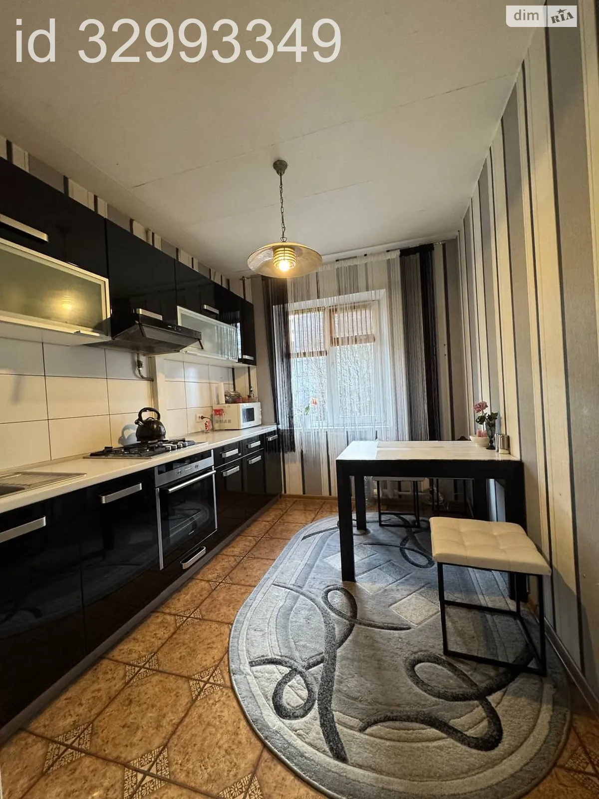 Продается 5-комнатная квартира 99.7 кв. м в Ровно, ул. Коновальца Евгения - фото 1